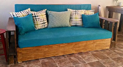 DIY Pallet Sofa