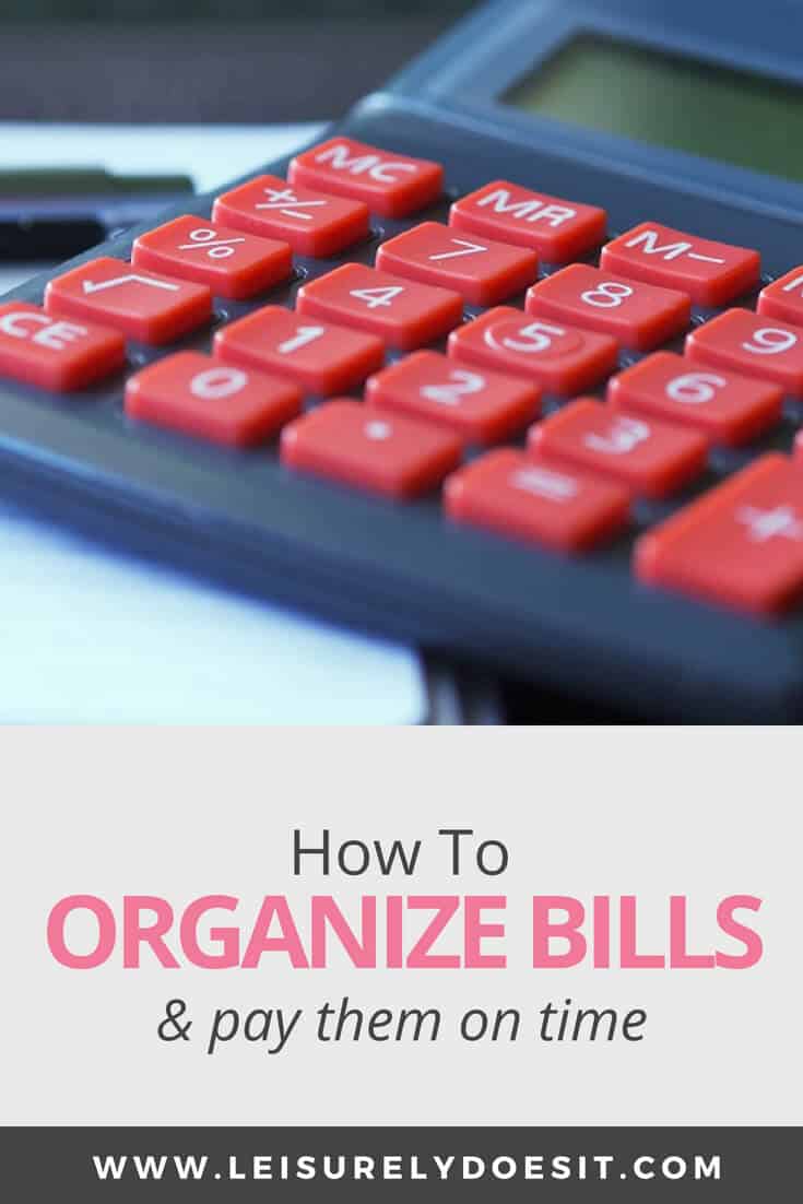 Want to know the best way to organize bills monthly? Try creating a DIY bills binder to keep track of payment due dates and start saving money. Here are all the products you need and a step-by-step guide to get you started. #binder #organize #organizing #organization