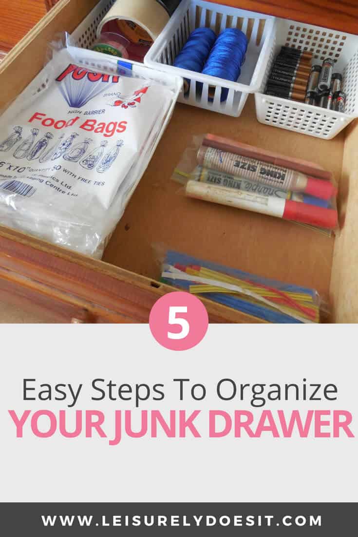 Every house has a junk drawer whether it's in the kitchen, bathroom or office. Need some simple organization ideas for yours? Follow these easy steps to organize your junk drawer so it's no longer messy. #organization #organizing #organize #declutter