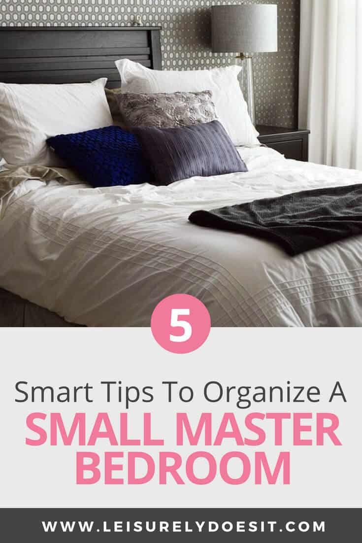 Organizing a small master bedroom for a couple can definitely be a challenge. You need figure out a layout that accommodates the bed and bedside tables so there's a restful space with enough storage to accommodate two people comfortably. Here are some awesome organization tips to maximize the space you have. #masterbedroom #smallbedroom #organize #organization #smallspaces